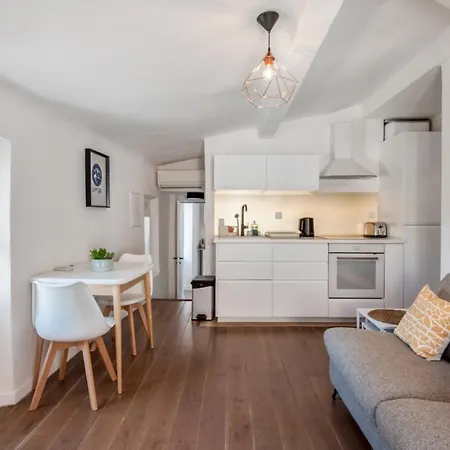 Stylish 1-bedroom With Ac Panier District Of Welkeys Apartment Marseille