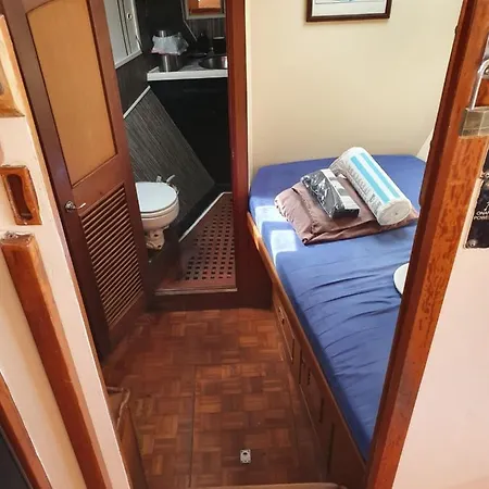 Botel Bichik Le Frioul