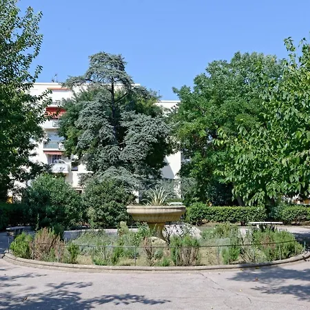 Nid Douillet De Mazargues Apartment