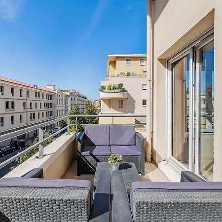 La Joliette; Duplex 2 Chambres, Parking Inclus+ Terrasse+ Ascenseur