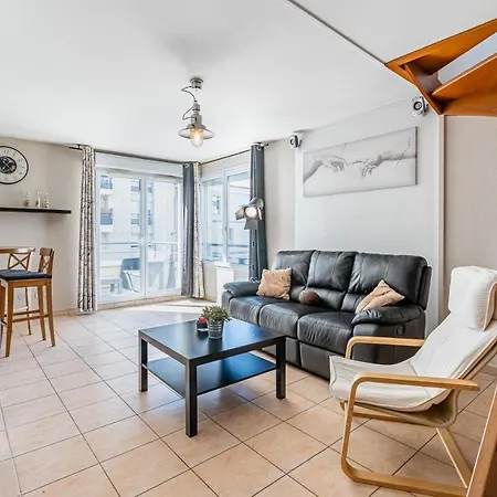 La Joliette; Duplex 2 Chambres, Parking Inclus+ Terrasse+ Ascenseur Apartment