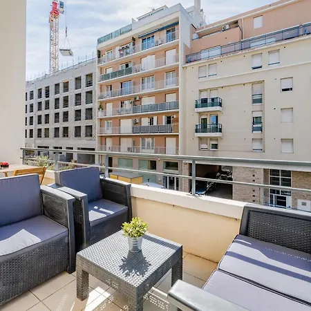 La Joliette; Duplex 2 Chambres, Parking Inclus+ Terrasse+ Ascenseur Apartment *