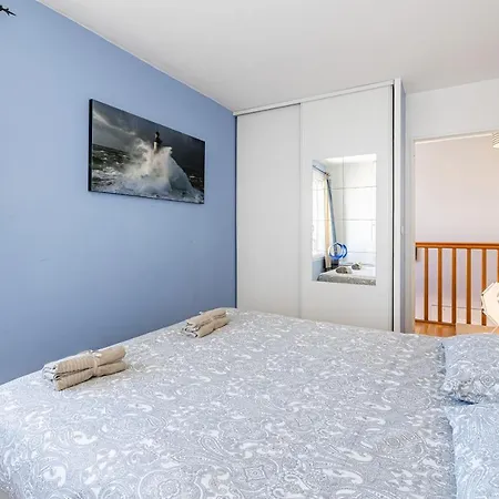 La Joliette; Duplex 2 Chambres, Parking Inclus+ Terrasse+ Ascenseur Apartment