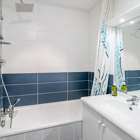La Joliette; Duplex 2 Chambres, Parking Inclus+ Terrasse+ Ascenseur