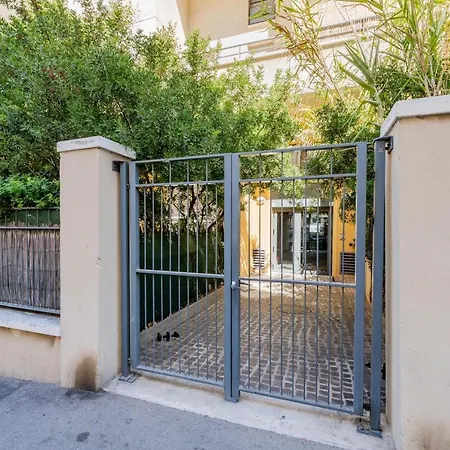 La Joliette; Duplex 2 Chambres, Parking Inclus+ Terrasse+ Ascenseur Apartment