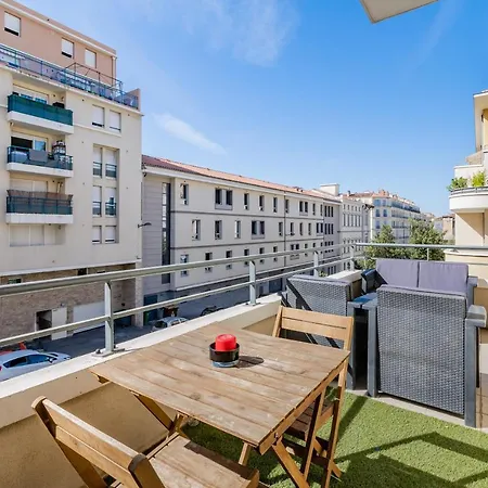 La Joliette; Duplex 2 Chambres, Parking Inclus+ Terrasse+ Ascenseur Apartment Marseille