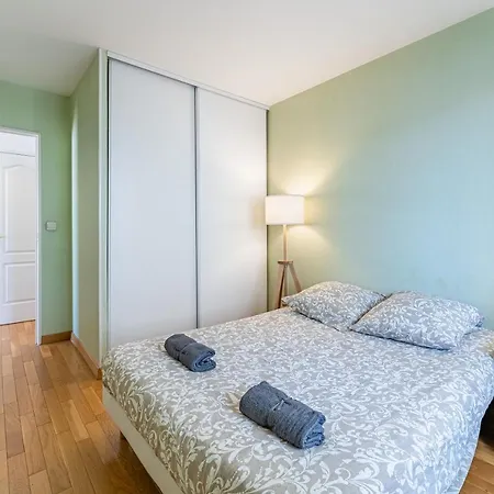 La Joliette; Duplex 2 Chambres, Parking Inclus+ Terrasse+ Ascenseur Marseille