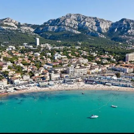 La De La Pointe Rouge * Marseilles