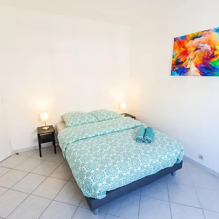 Superbe 100m2 - 2 Balcons - Proche Gare - Climatise Apartment *