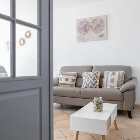 Apartment Standing 2 6 Pers Clim Parking Jo Marseille