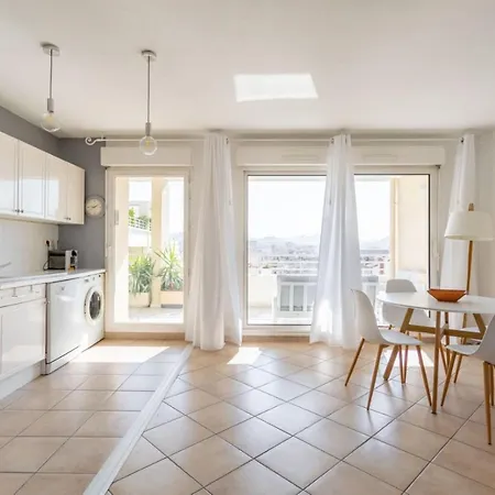 Apartment Standing 2 6 Pers Clim Parking Jo Marseille