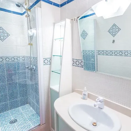 Superbe 100m2 - 2 Balcons - Proche Gare - Climatise Apartment