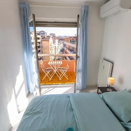 Superbe 100m2 - 2 Balcons - Proche Gare - Climatise Apartment