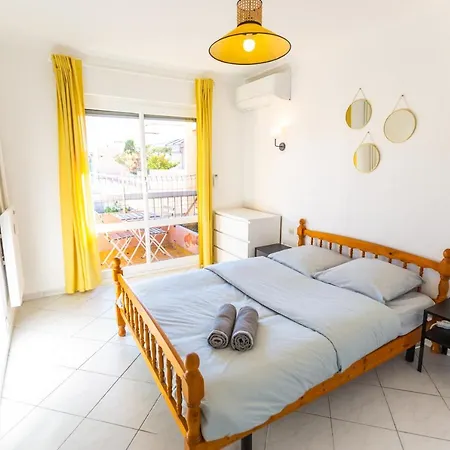 Superbe 100m2 - 2 Balcons - Proche Gare - Climatise Apartment