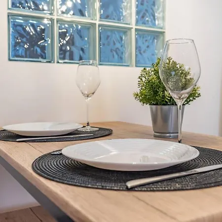 T2 Plage Catalans-vieux Port Apartment *