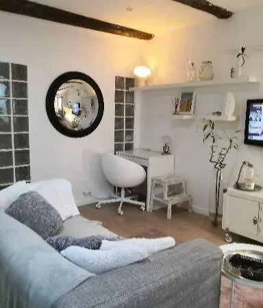 Sur Le Vieux Port Apartment