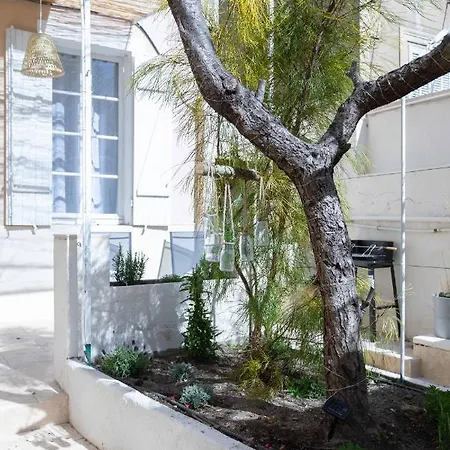 La Maison De Famille 3 8 Pers Terrasse Parking Clim Holiday home Marseille
