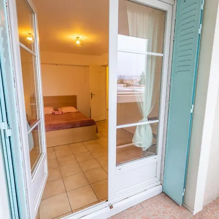 Superbe T4 Renove Spacieux Avec Stationnement Libre Et Gratuit *