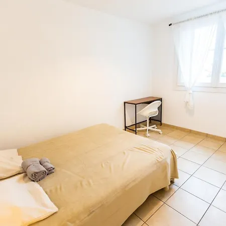 Superbe T4 Renove Spacieux Avec Stationnement Libre Et Gratuit * Marseille