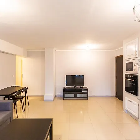 Apartment Superbe T4 Renove Spacieux Avec Stationnement Libre Et Gratuit
