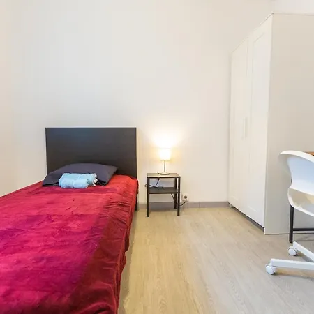 Superbe T4 Renove Spacieux Avec Stationnement Libre Et Gratuit Appartement