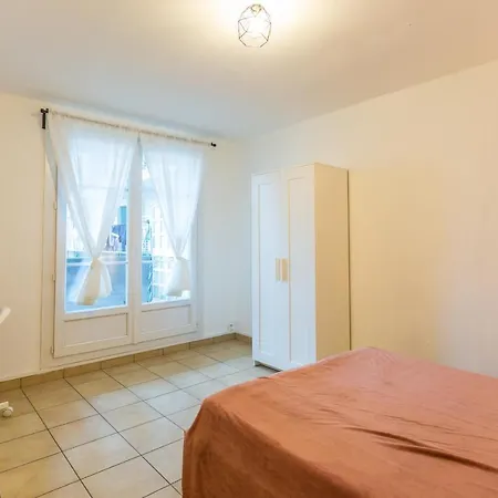 Superbe T4 Renove Spacieux Avec Stationnement Libre Et Gratuit *