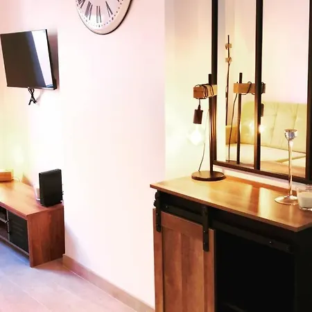 Apartment 60m² Avec Vue Sur Le Vieux Port... *