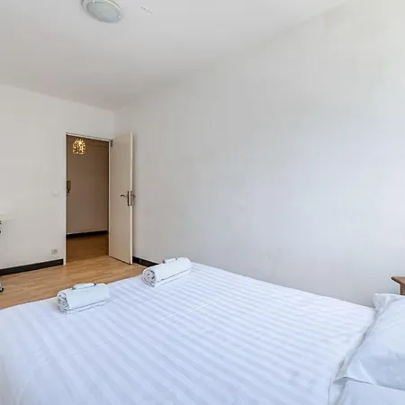 Appart N Suites: 1 Chambre Et Sejour Au Calme+ Parking+ Netflix Apartment