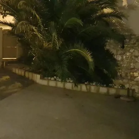 Du Stade Le Sur Cour Parking Piscine Appartement
