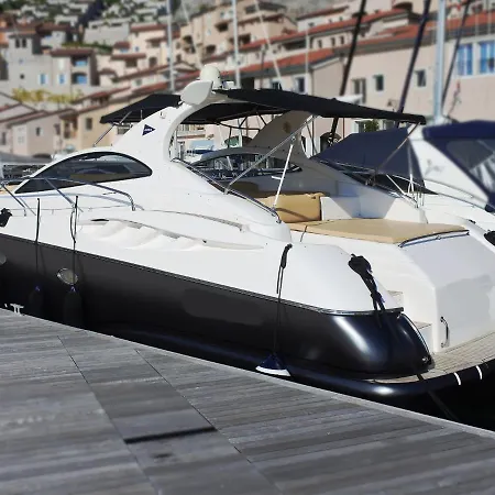 Bateau-hôtel Yacht 22m Nuit Insolite Au Vieux Port, Marseille