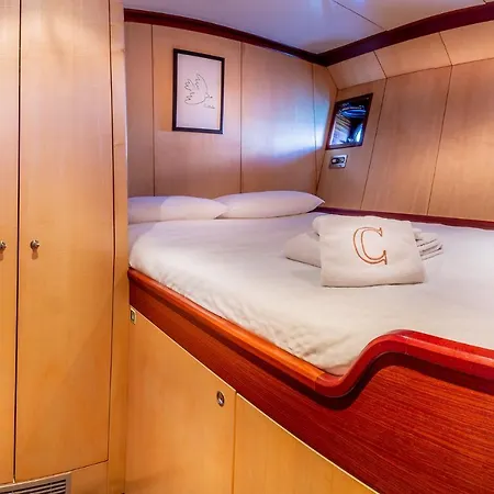 Yacht Clara One 32m Luxe Botel *