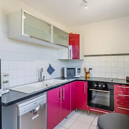 Appart N Suites: 1 Chambre Et Sejour Au Calme+ Parking+ Netflix Marseille