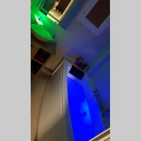 Front Vieux Port Option Jacuzzi Daire *