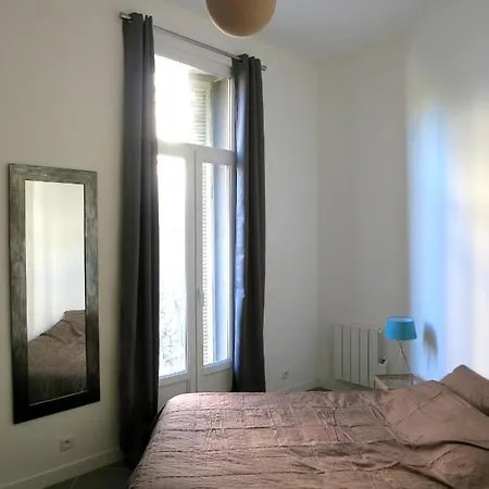 Joli T2 En Hypercentre De Marseille