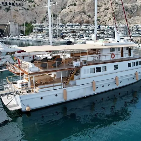 Yacht Clara One 32m Luxe Marseille