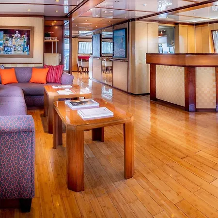 Yacht Clara One 32m Luxe Botel