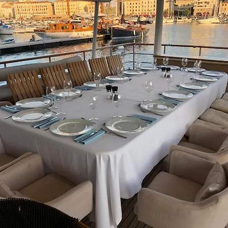 Yacht Clara One 32m Luxe Botel