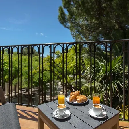Mercure Centre Bompard La Corniche Hotel 4*