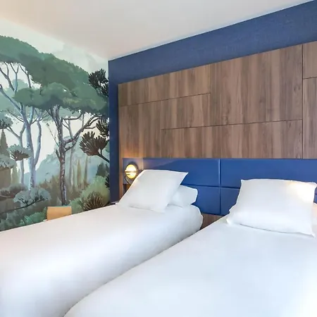 Mercure Centre Bompard La Corniche 4*