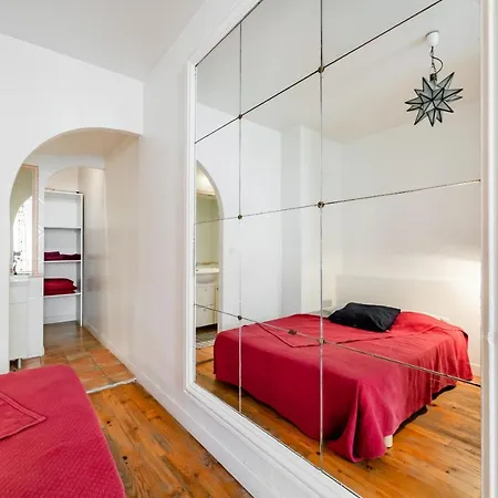 De Grand Standing, Joliment Decore Apartment