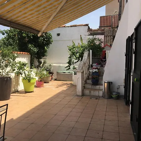 Holiday home Maison 3 Gde Terrasse Proche Vieux Port Et Sncf