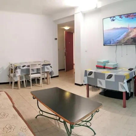 Familial 4 Chambres 8 Voyageurs. * Marseille