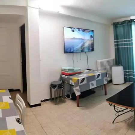 Apartment Familial 4 Chambres 8 Voyageurs. Marseille