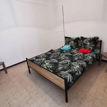 Familial 4 Chambres 8 Voyageurs. Apartment Marseille