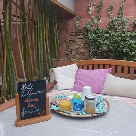 Couette-café Les De Jeannette Marseille