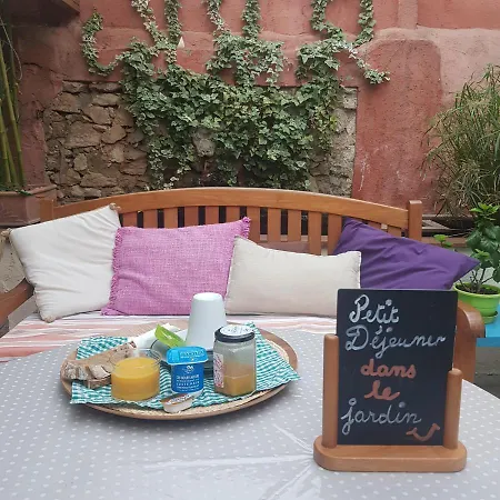 Couette-café Les De Jeannette Marseille