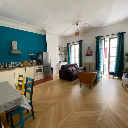 Superbe T2 Haussmannien Au Coeur De *