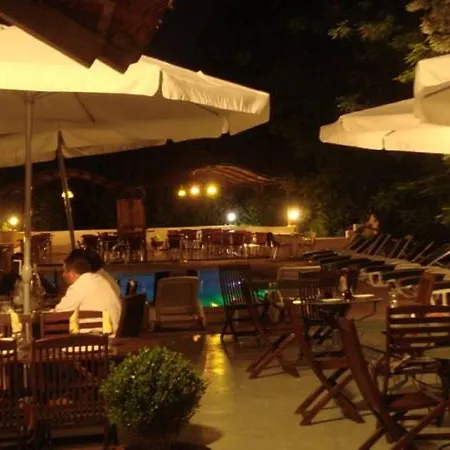 La Maillane Hotel La Penne-sur-Huveaune