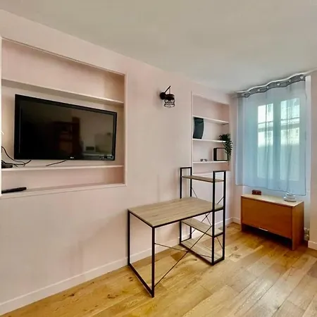 Charming Studio Near The Old Port Apartment