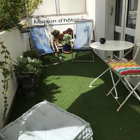 La Petite Maison Oda ve Kahvaltı 2*